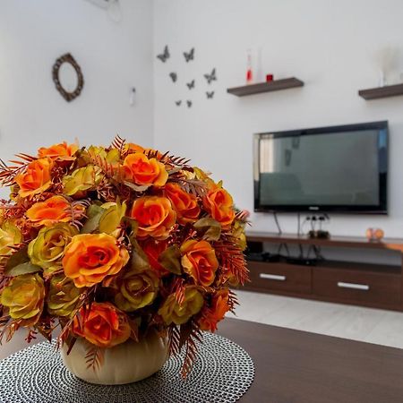 Apartman Mona พอดโกริกา ภายนอก รูปภาพ