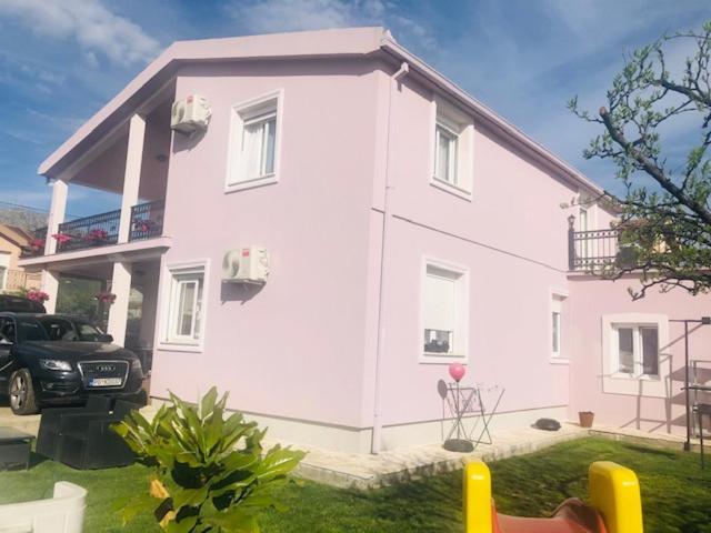 Apartman Mona พอดโกริกา ภายนอก รูปภาพ
