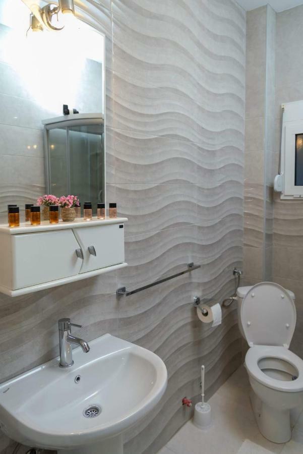 Apartman Mona พอดโกริกา ภายนอก รูปภาพ